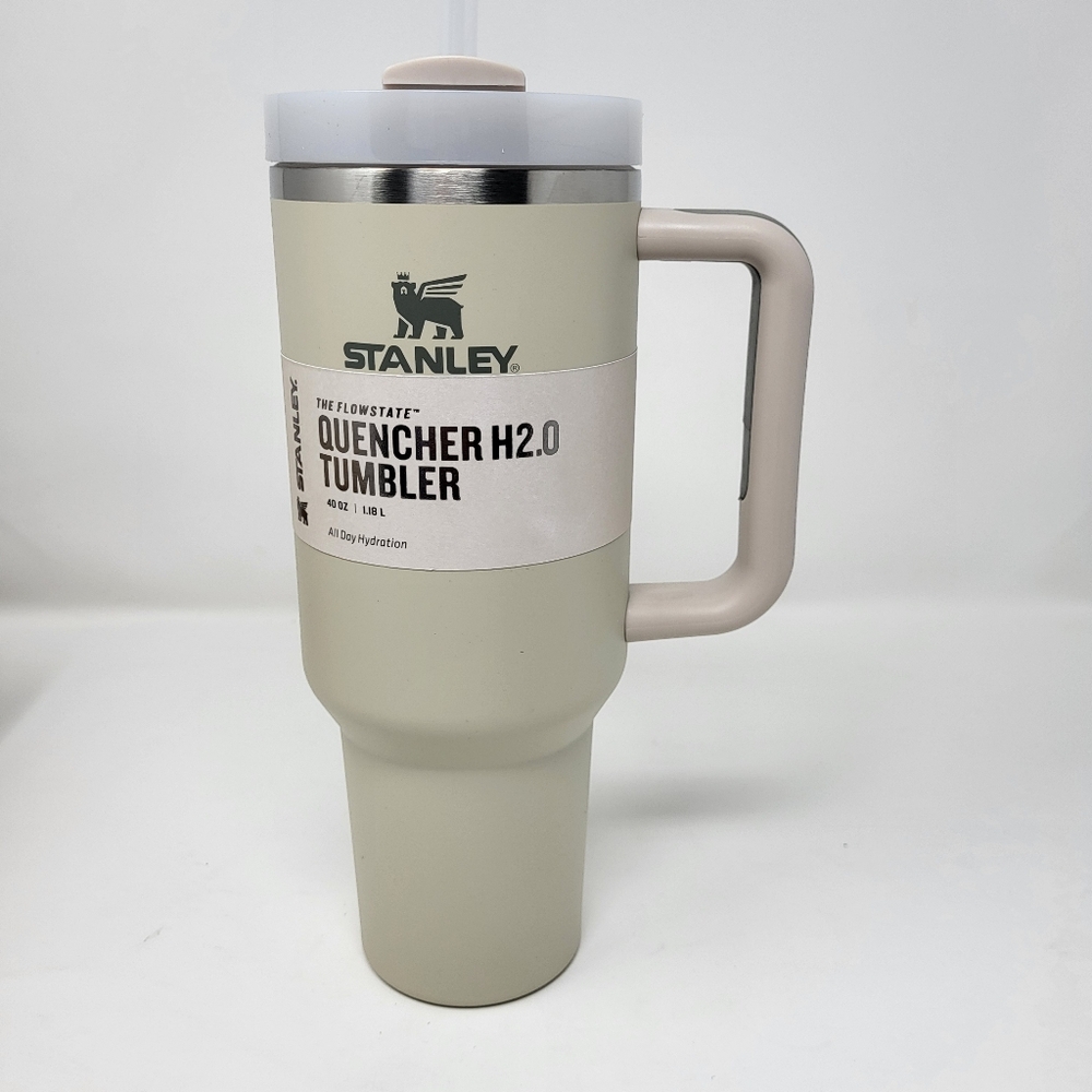 Stanley "The Quencher" H2.0 FlowState Tumbler‎ Dune Soft Matte 40 Oz New